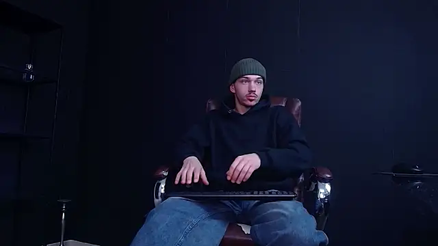 Snapshot of KaydenDrew chatting on 16, 12, 2025 KaydenDrew online show from 16, 12, 2025