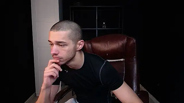 Snapshot of KaydenDrew chatting on 1, 2, 2026 KaydenDrew online show from 1, 2, 2026