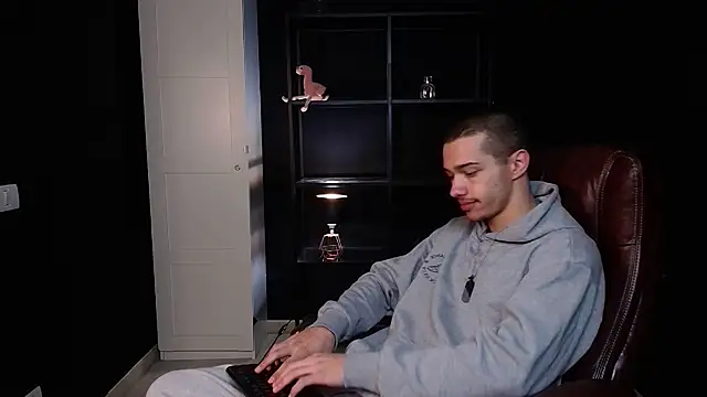 Snapshot of KaydenDrew chatting on 7, 2, 2026 KaydenDrew online show from 7, 2, 2026