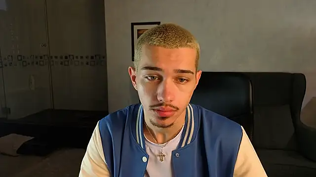 Snapshot of KaydenDrew chatting on 4, 4, 2026 KaydenDrew online show from 4, 4, 2026