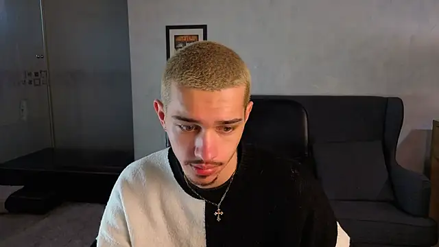 Snapshot of KaydenDrew chatting on 5, 4, 2026 KaydenDrew online show from 5, 4, 2026