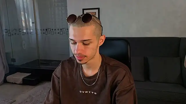 Snapshot of KaydenDrew chatting on 9, 4, 2026 KaydenDrew online show from 9, 4, 2026