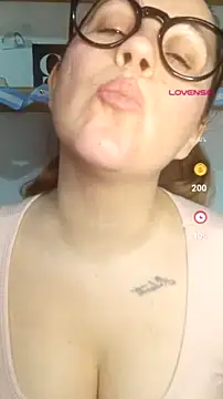 Snapshot of SofiEsteves chatting on 17, 7, 2026 SofiEsteves online show from 17, 7, 2026