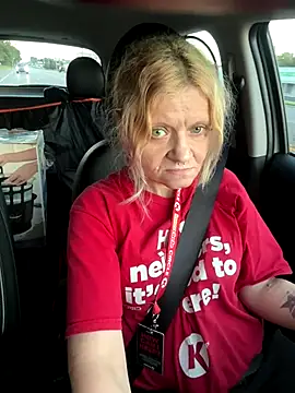 Snapshot of lindzybella chatting on 28, 9, 2025 lindzybella online show from 28, 9, 2025