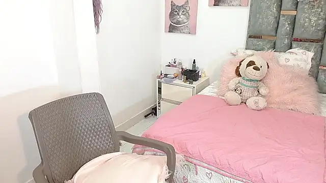 Snapshot of titania1502 chatting on 15, 1, 2026 titania1502 online show from 15, 1, 2026