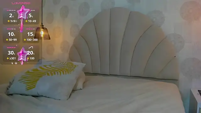 Snapshot of clarise_hall3 chatting on 16, 4, 2026 clarise hall3 online show from 16, 4, 2026
