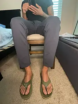 Kingbertfeet online show from 1, 2, 2026