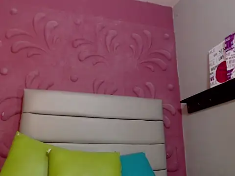 Snapshot of camy_cherry chatting on 18, 12, 2025 camy cherry online show from 18, 12, 2025