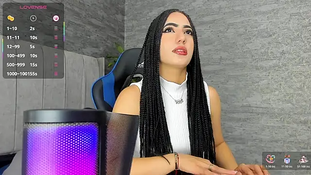 Snapshot of Odett_Khast chatting on 17, 12, 2025 Odett Khast online show from 17, 12, 2025