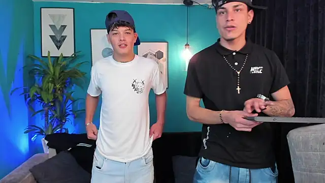 Snapshot of Oficial_KingOfHeavens chatting on 19, 12, 2025 Oficial KingOfHeavens online show from 19, 12, 2025