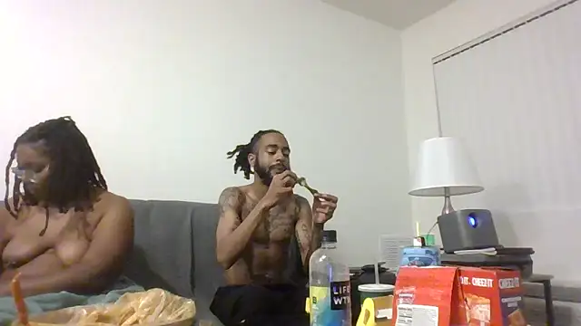 AverageAnt  online show from 25, 2, 2026