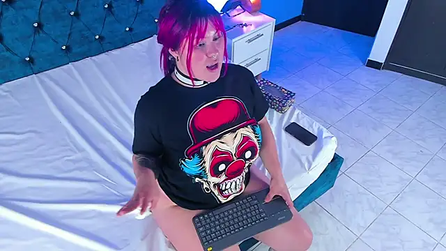 Issa Clark01 online show from 24, 3, 2026