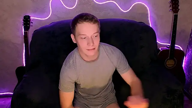 Snapshot of playoliver chatting on 19, 12, 2025 playoliver online show from 19, 12, 2025