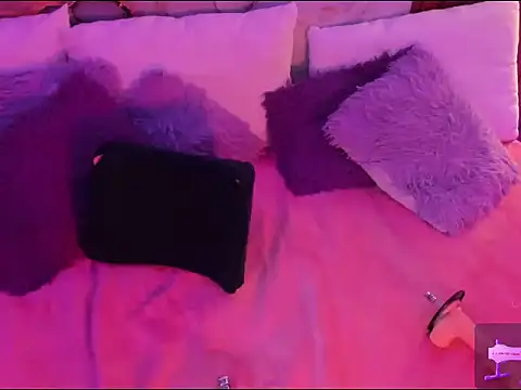 Snapshot of isabellagiirl chatting on 17, 12, 2025 isabellagiirl online show from 17, 12, 2025