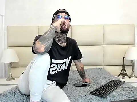 CalvinKorvus online show from 18, 12, 2025