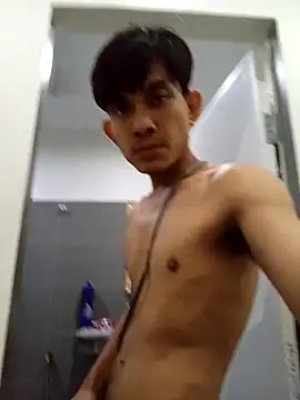 Snapshot of spitspittonmyface chatting on 18, 12, 2025 spitspittonmyface online show from 18, 12, 2025