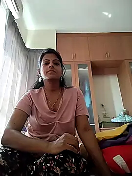 Snapshot of smallrainbow35 chatting on 5, 5, 2026 smallrainbow35 online show from 5, 5, 2026