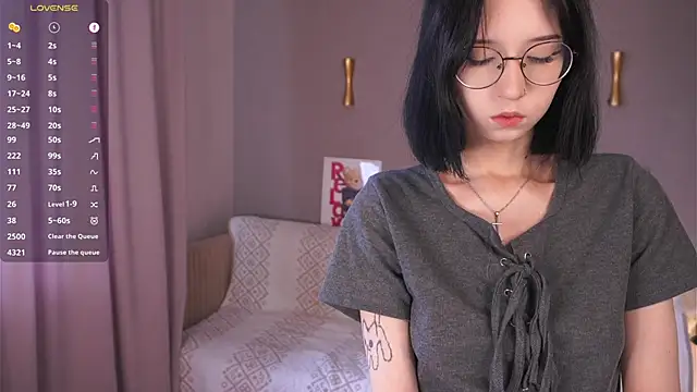 DeliaLoma online show from 10, 4, 2026