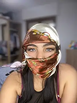 Snapshot of cristalblush chatting on 22, 2, 2026 cristalblush online show from 22, 2, 2026