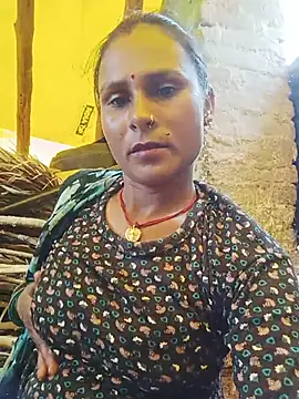 Snapshot of Cuty_priti chatting on 3, 8, 2026 Cuty priti online show from 3, 8, 2026