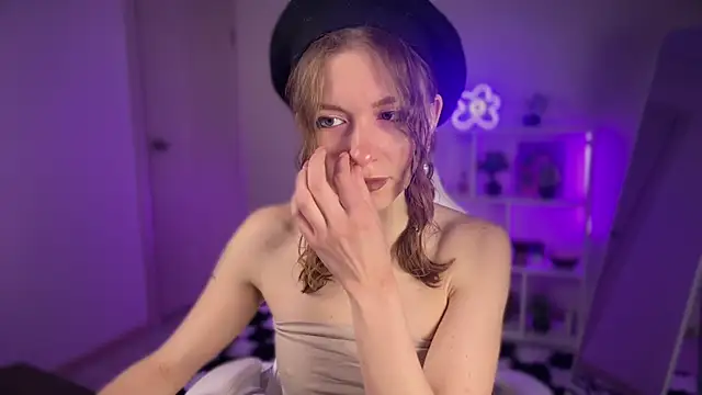 Snapshot of KellySunn chatting on 19, 4, 2026 KellySunn online show from 19, 4, 2026