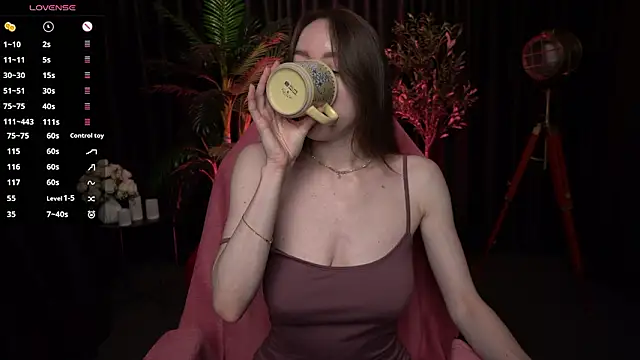 Velouraa online show from 1, 3, 2026