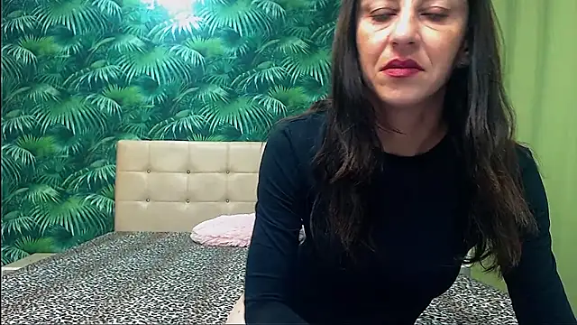 Snapshot of Stella_John chatting on 14, 12, 2025 Stella John online show from 14, 12, 2025