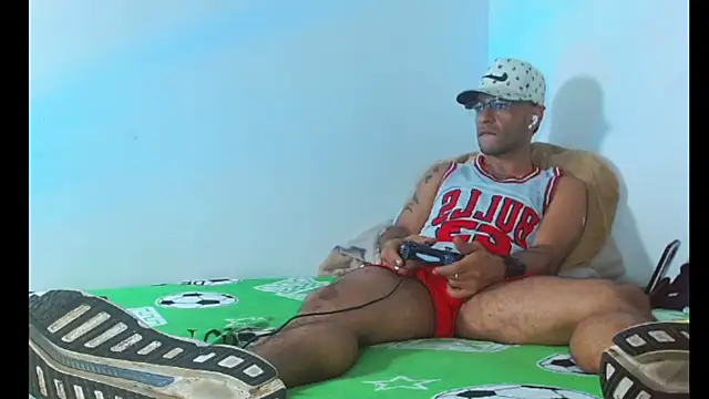 Snapshot of Alphamaster_92 chatting on 21, 4, 2026 Alphamaster 92 online show from 21, 4, 2026