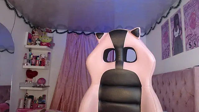 Snapshot of violett_brown9 chatting on 15, 6, 2026 violett brown9 online show from 15, 6, 2026