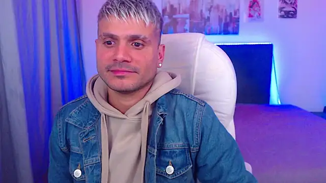 Snapshot of brunno_boos chatting on 8, 1, 2026 brunno boos online show from 8, 1, 2026