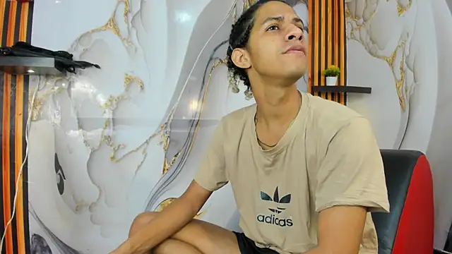 Snapshot of Victor_LatinBoy chatting on 9, 1, 2026 Victor LatinBoy online show from 9, 1, 2026