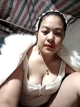 Snapshot of Lucky_cutee chatting on 8, 3, 2026 Lucky cutee online show from 8, 3, 2026