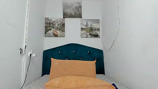 RedAssHottie online show from 19, 2, 2025