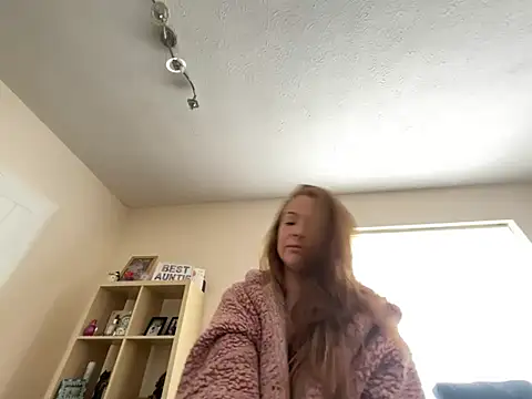 HollyHaze online show from 28, 3, 2026