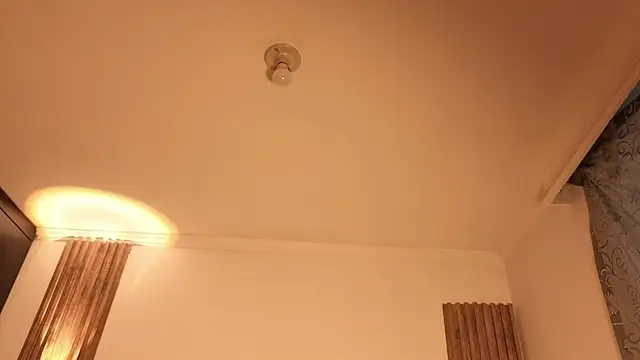 cute emmma online show from 17, 4, 2026