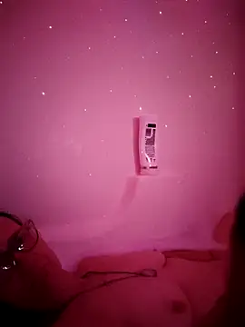 CrownedCuppa online show from 8, 4, 2026