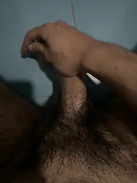 Grossebite2905 online show from 25, 4, 2026