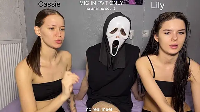 Snapshot of girls_secrets chatting on 7, 4, 2026 girls secrets online show from 7, 4, 2026