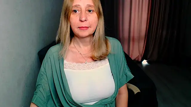 Snapshot of MiLenaMilf chatting on 17, 5, 2026 MiLenaMilf online show from 17, 5, 2026