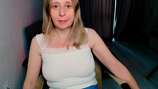Snapshot of MiLenaMilf chatting on 5, 6, 2026 MiLenaMilf online show from 5, 6, 2026