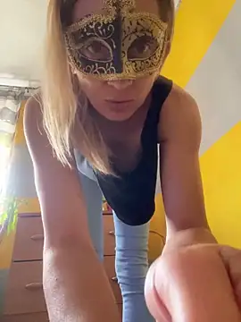 Snapshot of SexyMamiVee chatting on 9, 5, 2026 SexyMamiVee online show from 9, 5, 2026