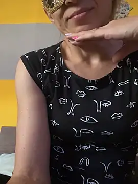 Snapshot of SexyMamiVee chatting on 15, 6, 2026 SexyMamiVee online show from 15, 6, 2026
