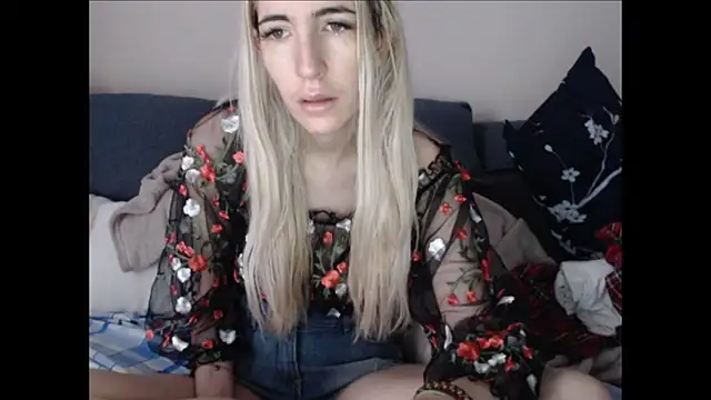 BarbieBlondieGirl online show from 11, 6, 2026