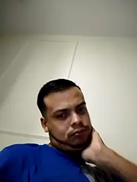 Snapshot of soytorres92 chatting on 8, 6, 2026 soytorres92 online show from 8, 6, 2026