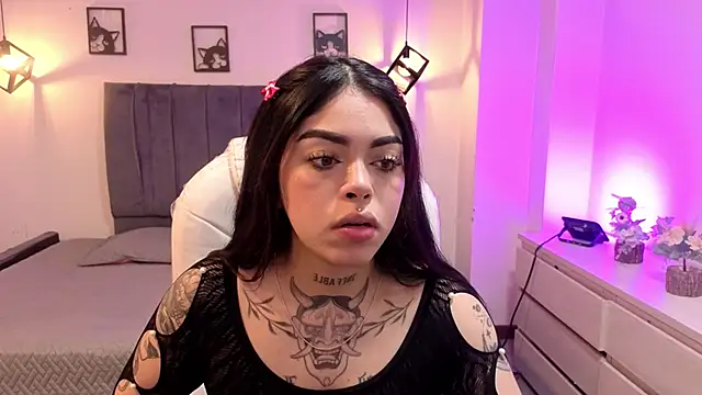 Snapshot of Emii_Evanns chatting on 6, 1, 2026 Emii Evanns online show from 6, 1, 2026