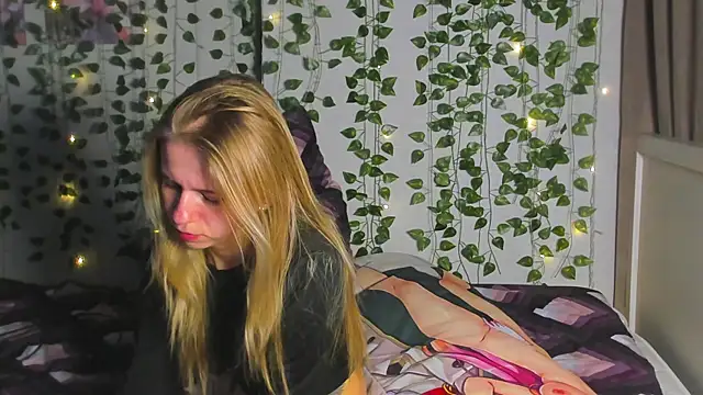 Cute Madam online show from 6, 1, 2026