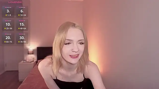 Snapshot of lily_moony chatting on 5, 4, 2026 lily moony online show from 5, 4, 2026