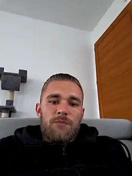 Snapshot of Benjamiinlt chatting on 5, 5, 2026 Benjamiinlt online show from 5, 5, 2026