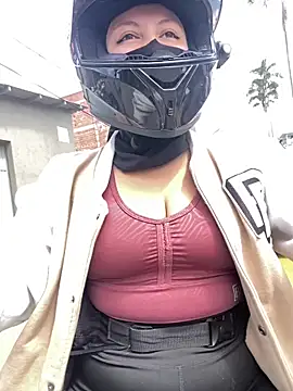 Scarlet auraa online show from 23, 2, 2026