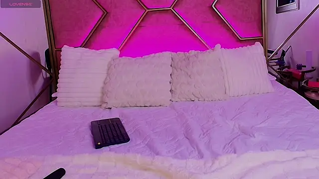 kitty whitte online show from 17, 3, 2026